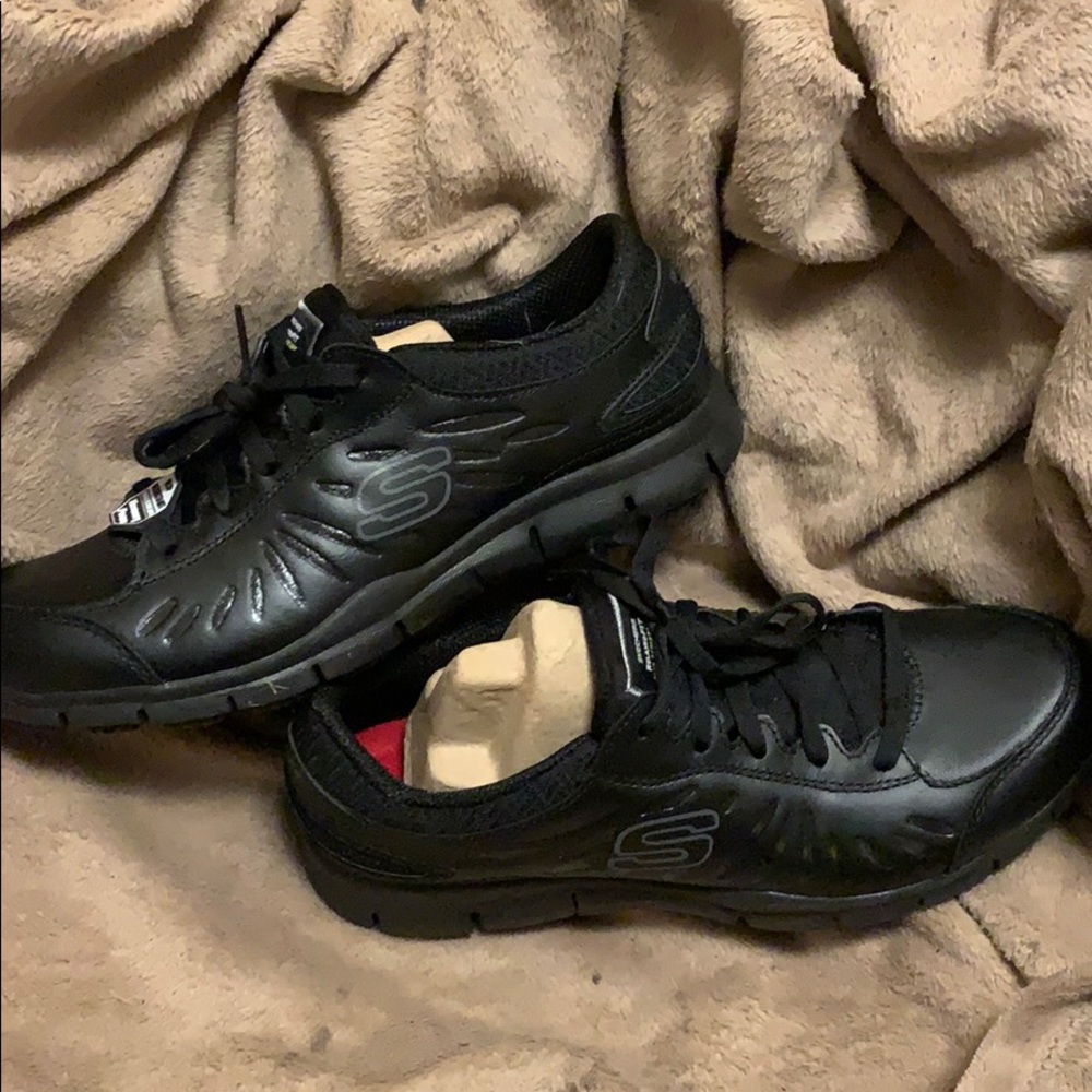 Skechers slip resistant/memory foam shoes